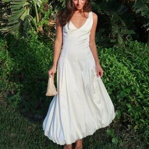 NWT XS Petite Abercrombie Plunge Bubble Hem Midi Dress Color Pearl